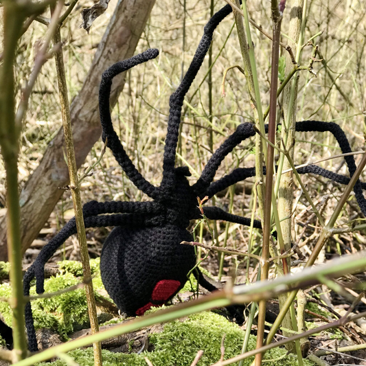Crochet Black Betty Amigurumi Pattern (Black Widow Spider)