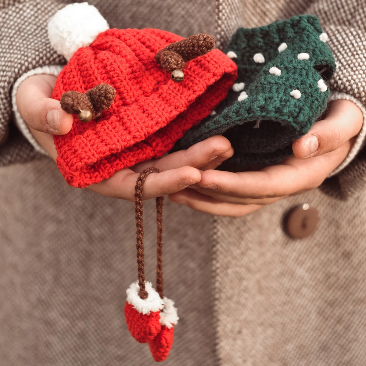 Crochet Christmas Outfit for Penguin Amigurumi Pattern