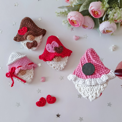 Crochet Gnome in Love Valentine's Day Pattern (Set of 2)