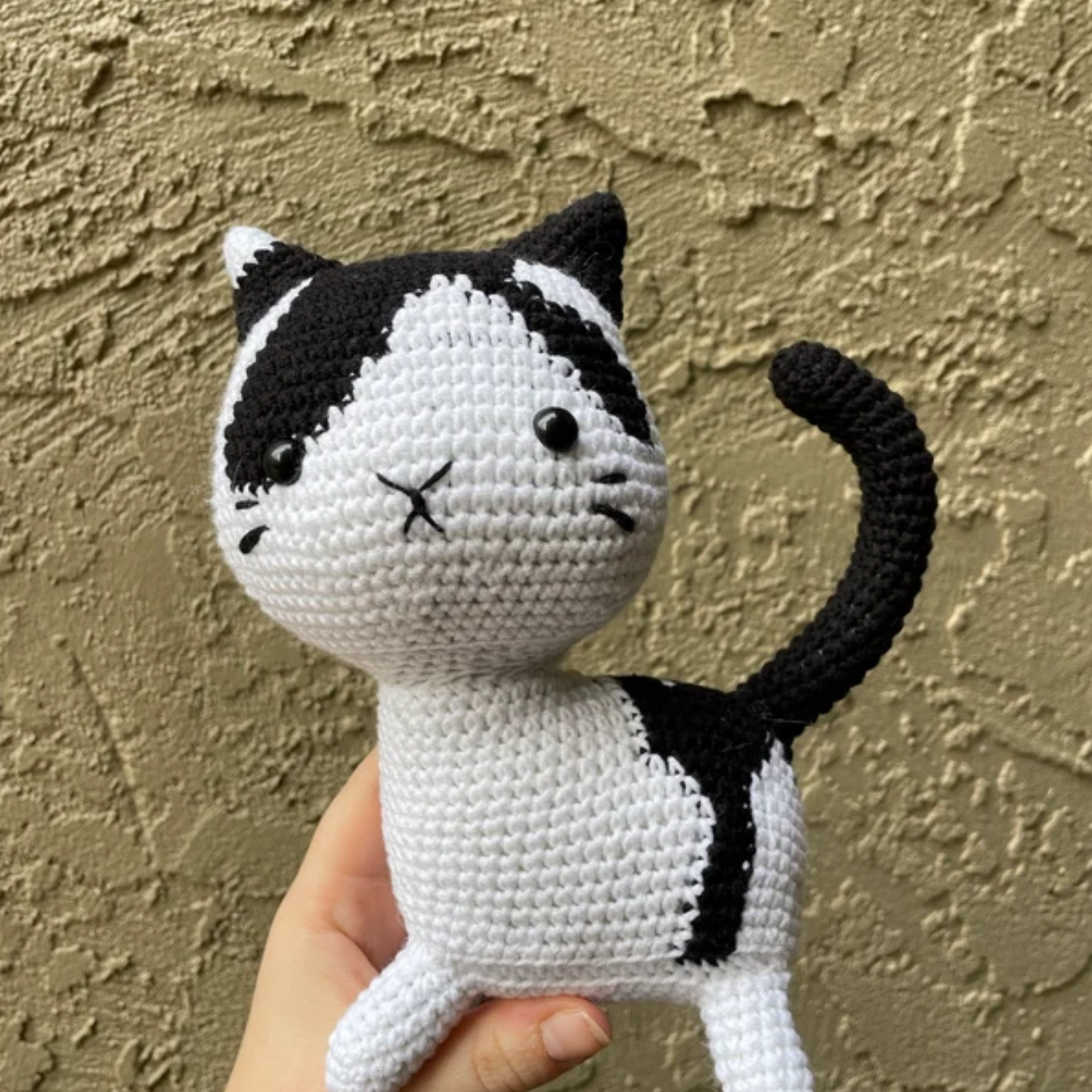 Crochet White Spotting Cat Pattern